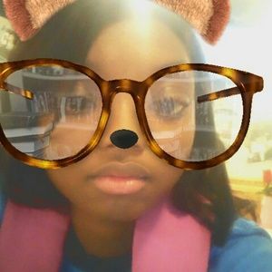 Meet your Posher, Antonia